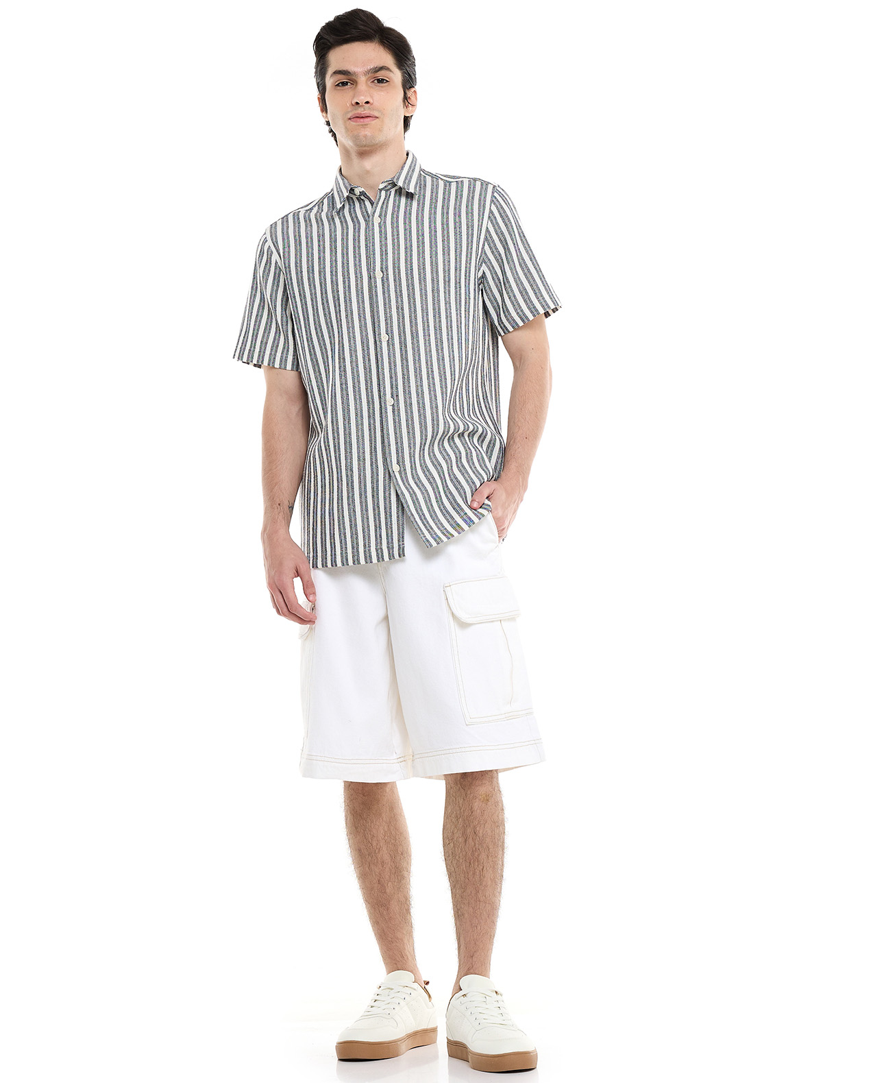 Solid Regular Fit Jeans with Button Closure