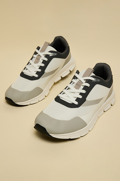 Textured Running Shoes