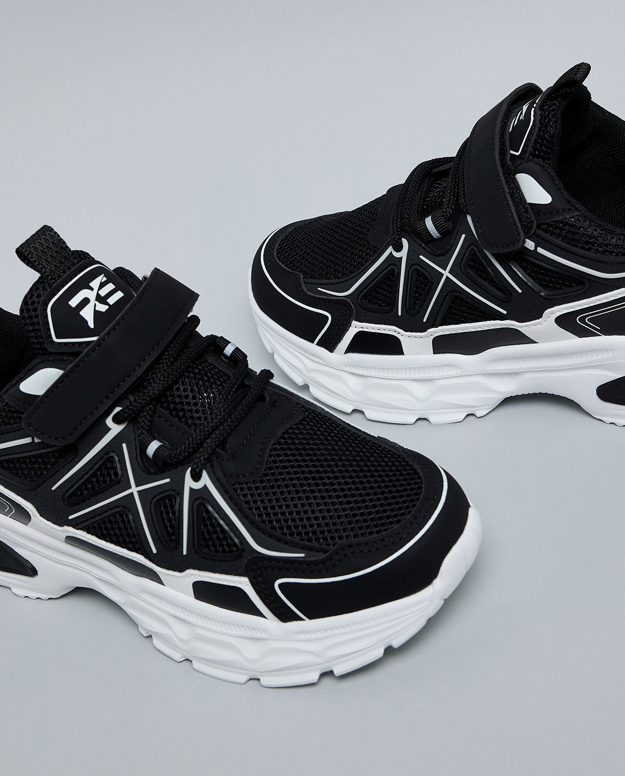Mesh Detail Velcro Closure Sneakers
