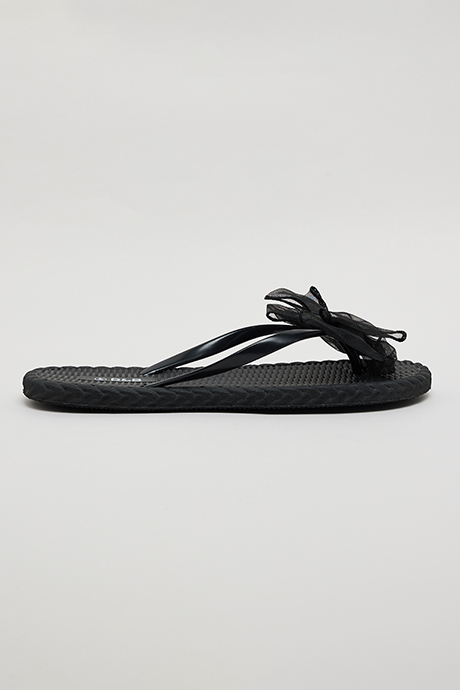 Bow Detail Flip-Flops