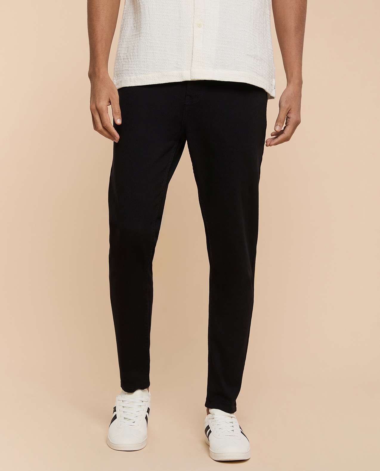 Solid Slim Fit Jeans with Button Closure