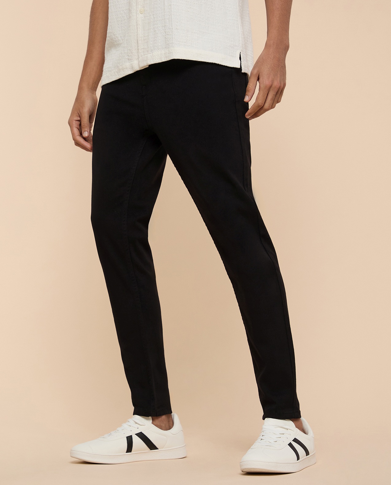 Solid Slim Fit Jeans with Button Closure