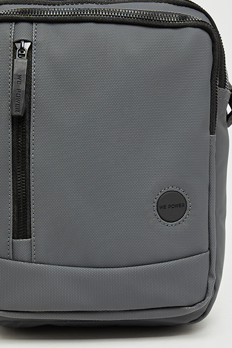 Solid Reporter Bag