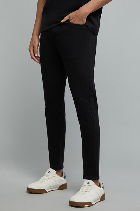 Solid Carrot Fit Jeans with Button Closure