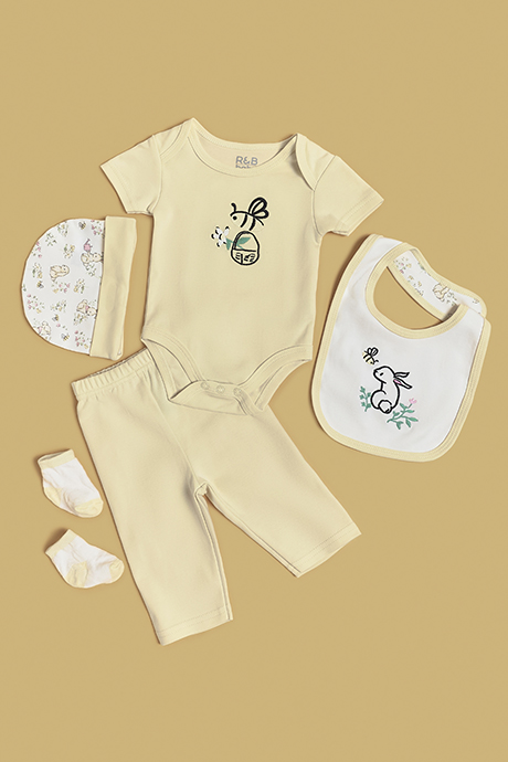 Newborn's Printed Clothing Gift Set