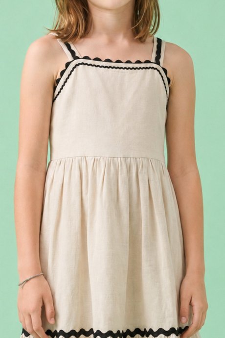 Contrast Trim Flared Strappy Dress with Square Neck