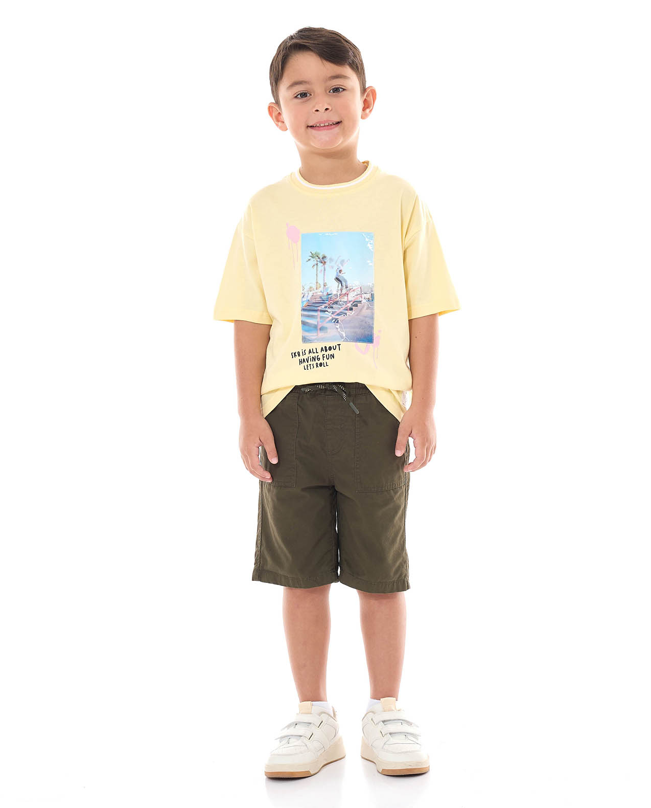 Graphic Print T-Shirt with Crew Neck and Short Sleeves