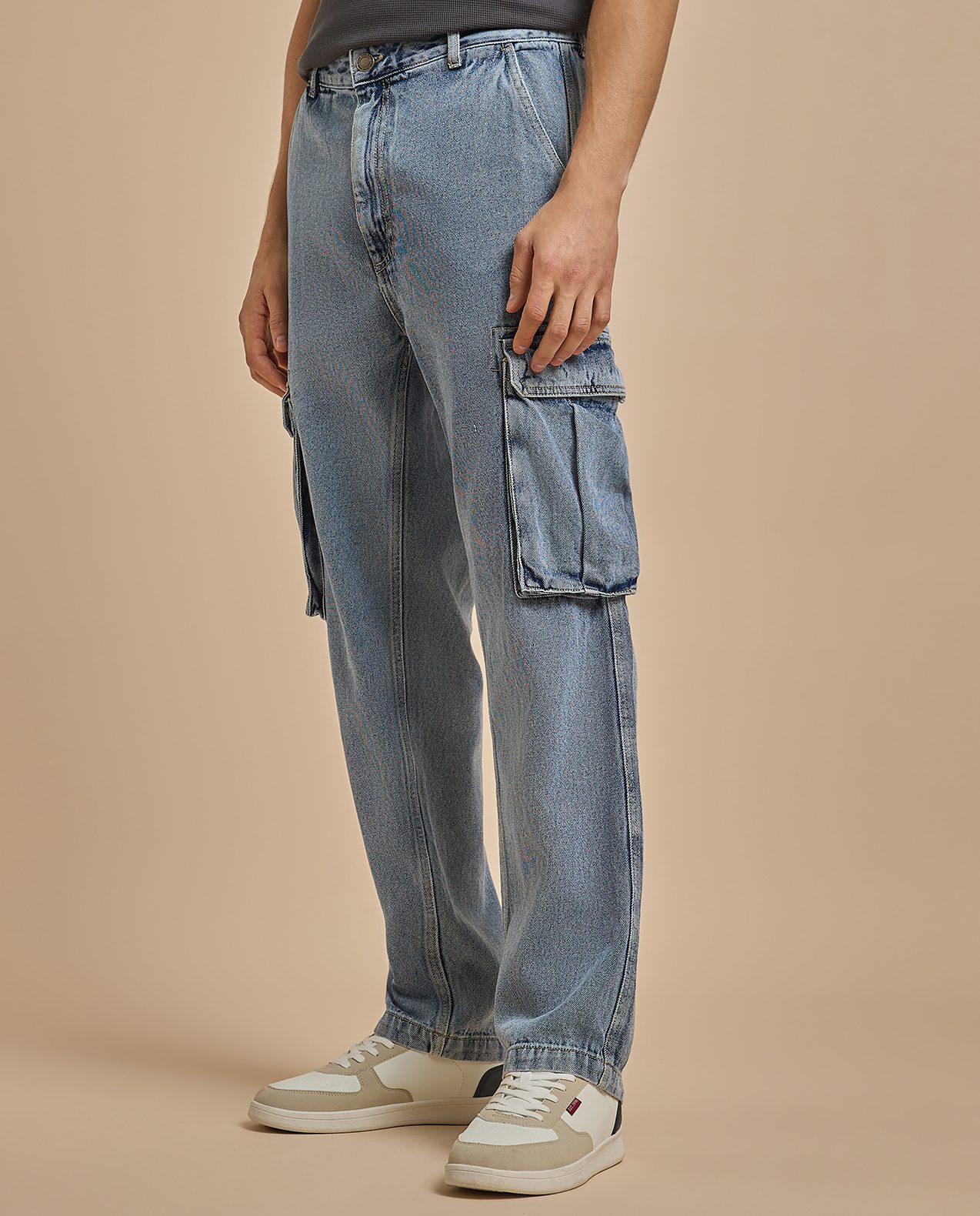 Solid Regular Fit Jeans with Button Closure
