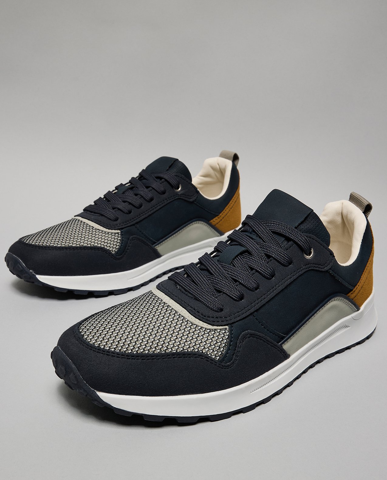 Color Block Low Top Sneakers