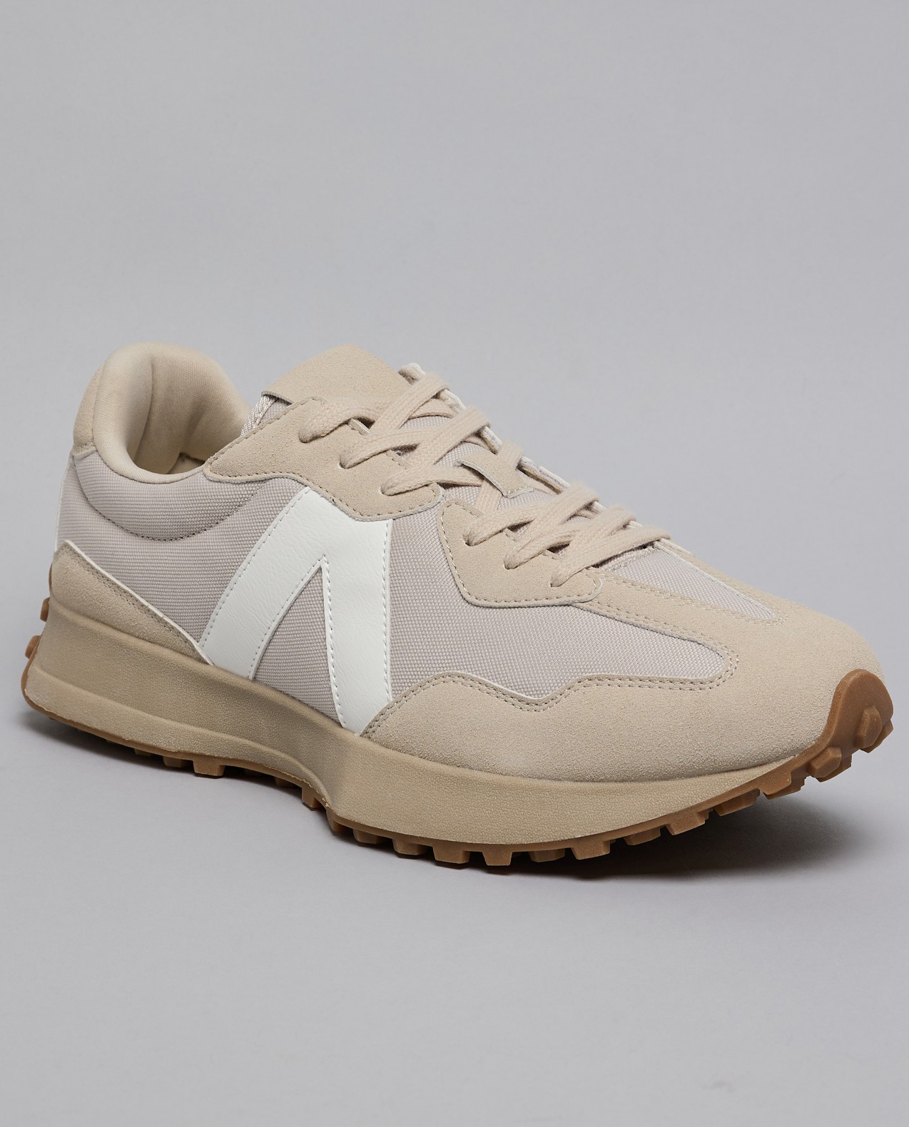 Contrast Detail Casual Shoes