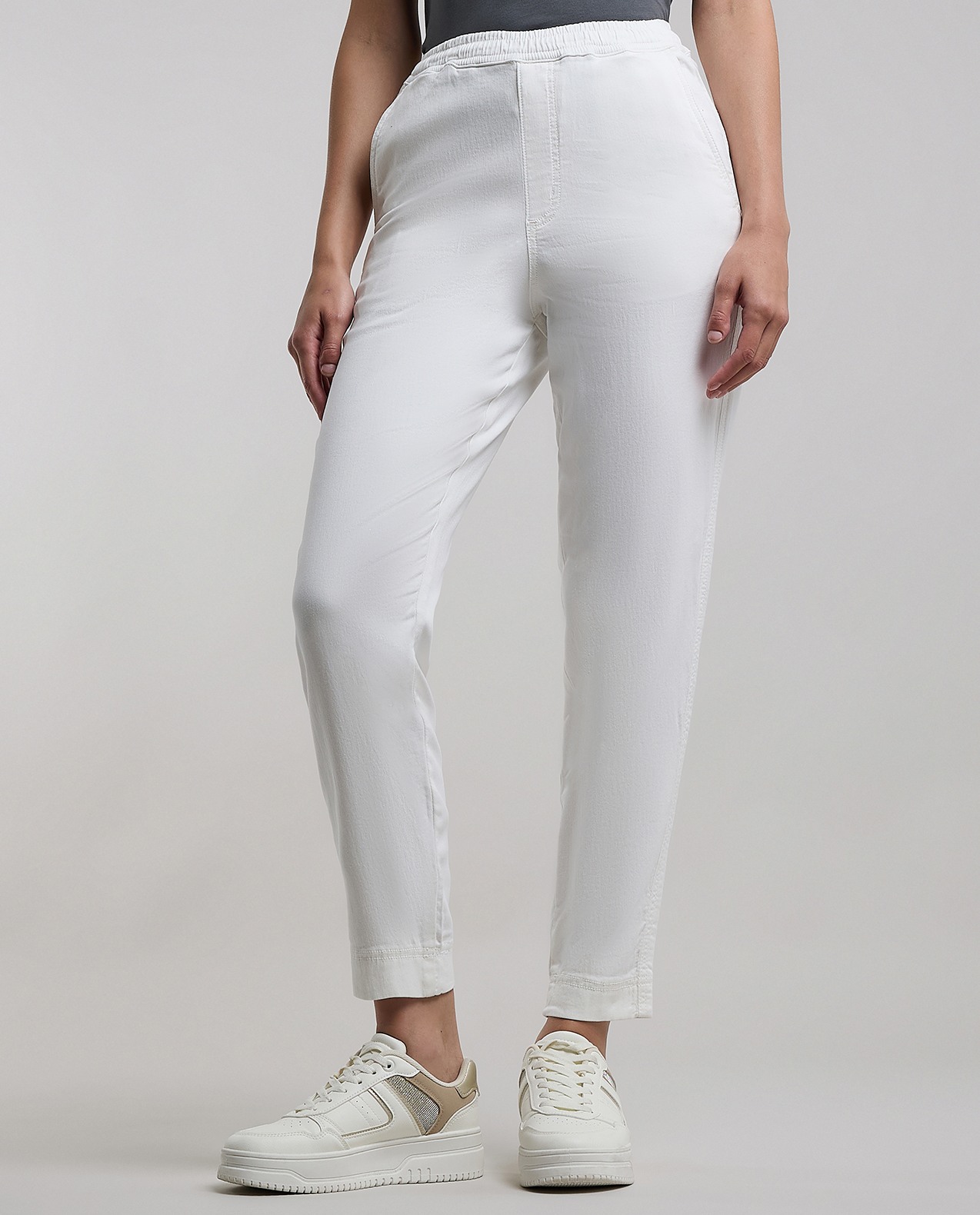 Solid Mom Fit Jeans with Elastic Waist