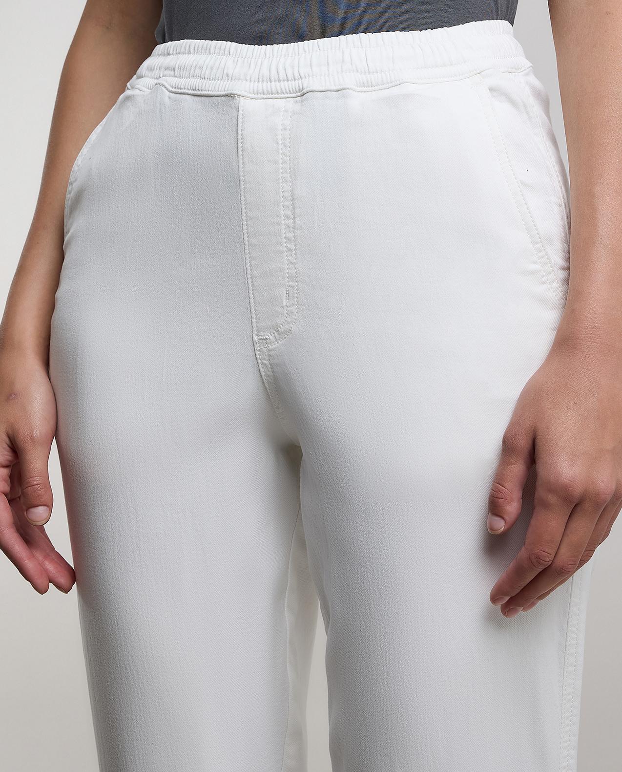 Solid Mom Fit Jeans with Elastic Waist